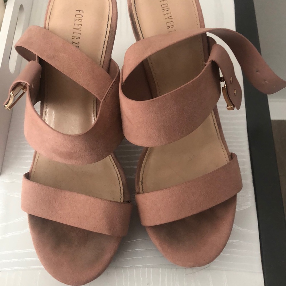 Blush wedges worn once